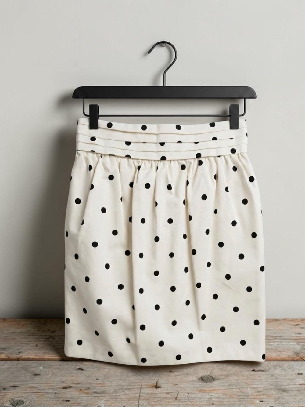 Club Monaco Black & White Polka Dot Pleated Mini Skirt | Classic Chic